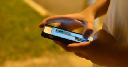 Redes sociais: conteúdo com crianças só com autorização da Justiça