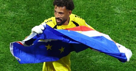 Herói na Copa, Vozinha agradece carinho e planeja continuar jogando