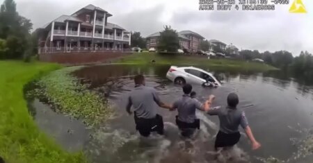 Vídeo: Socorristas salvam homem preso dentro de carro em lago nos EUA