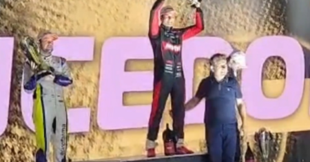 Mauro Mendes entrega troféu a Nelsinho Piquet por vitória na Stock Car em Cuiabá; vídeo | RepórterMT