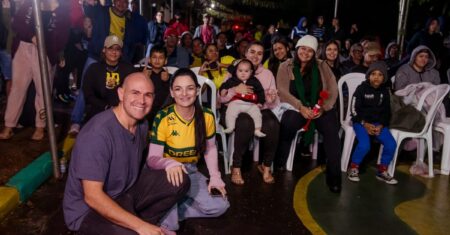 Torcedores não se intimidam com frio e curtem jogo do Brasil em seis bairros de Cuiabá