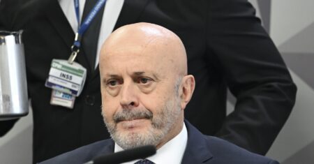 ‘Careca do INSS’: Mendonça dá 48 horas para Papuda explicar denúncia de depoimento sem defesa e perguntas sobre delação