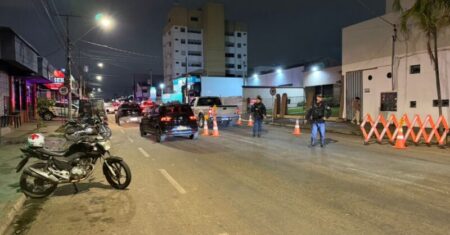 Lei Seca flagra motoristas bêbados, prende 8 pessoas e remove 44 veículos em Rondonópolis; vídeo