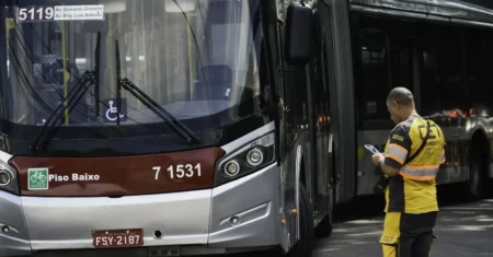 Fim da 6×1 pode elevar tarifas de ônibus, diz presidente da CNT