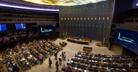CCJ aprova redução da maioridade penal no Brasil e abre caminho para julgamento de jovens a partir dos 16 anos
