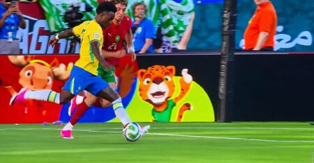 Brasil sai atrás, reage com gol de Vini Jr. e estreia com empate diante do Marrocos