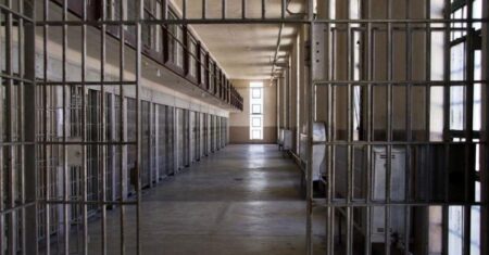 Mato Grosso proíbe visitas íntimas para feminicidas, estupradores e pedófilos condenados