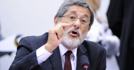 Fiscal não pode se opor ao crescimento, diz coordenador do plano de Lula