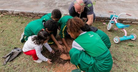 Campanha da Prefeitura de Cuiabá planta 400 mudas de árvore  | RepórterMT