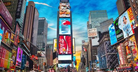 Vídeo mostra correria após tiros na Times Square; uma pessoa foi presa | RepórterMT