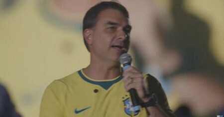 Flávio diz que é candidato a presidente porque 'missão foi dada' e usa slogan de Lula: 'Esperança vai vencer o medo'