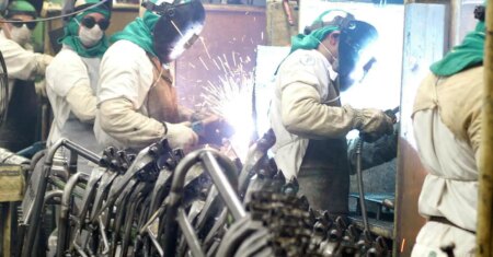 Produção industrial brasileira avança 0,7% em abril