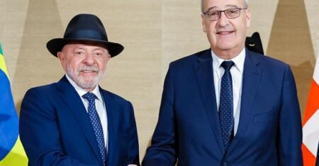 Lula chega na França para participar de Cúpula do G7
