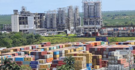 Pernambuco inaugura terminal portuário com aporte de R$ 2 bilhões