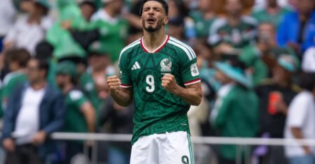 Raúl Jiménez brilha em primeira Copa do Mundo após perder o pai