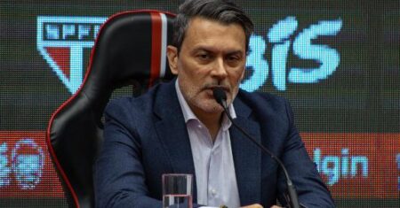 São Paulo volta aos treinos com dúvidas sobre diretoria de futebol