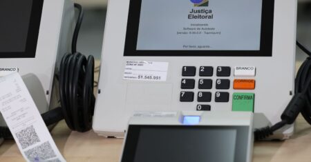 Justiça Eleitoral afasta servidores com parentes candidatos