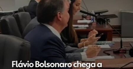 Governo vê tom ‘político-eleitoral’ em manifestação de Flávio Bolsonaro sobre tarifaço e diz que ele frustrou empresários