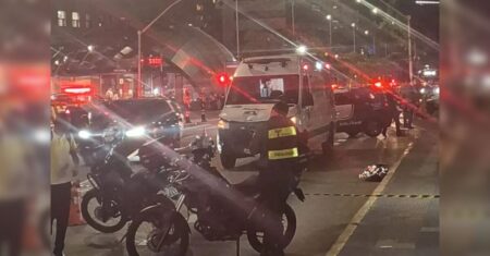 Homem de 54 anos morre atropelado por ambulância em avenida movimentada