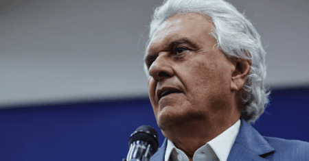 Quem prejudica a campanha de Flávio é ele mesmo, diz Caiado