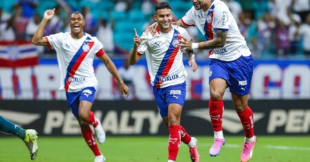 Bahia vence Chapecoense em jogo atrasado do Brasileirão