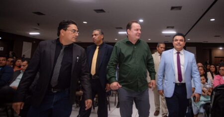 Bira recebe manifestações de apoio de lideranças políticas e religiosas durante convenção