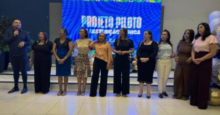 Gestão Cláudio homenageia professores e celebra resultados do projeto-piloto do Método Fônico