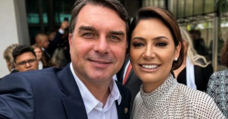 Flávio quer Michelle ao seu lado e pede união contra Lula