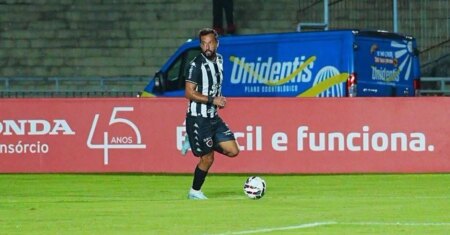 Após cobrir Copa do Mundo, Nenê decide vitória do Botafogo-PB na Série C