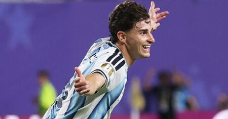 Argentina decola e encosta na França em chance de título da Copa; veja