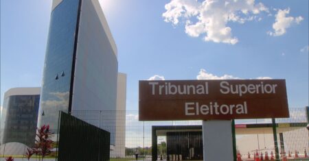 TSE afirma que foi procurado por embaixada para tratar de encontro com funcionários dos EUA; motivo da agenda não foi informado