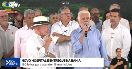 Na Bahia, Lula aparece ao lado de Jaques Wagner após saída da liderança em meio a operação da PF