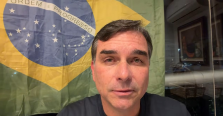 Moraes marca para 28 de julho depoimento de Flávio Bolsonaro em caso de suspeita de calúnia contra Lula