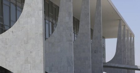 Em artigo no Washington Post, Lula critica política de taxas dos EUA