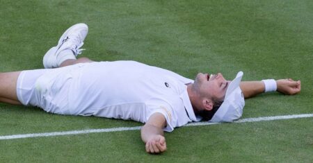 Fery celebra oitavas e top 100 inédito em Wimbledon