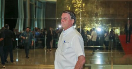 Defesa de Bolsonaro pede manter prisão domiciliar
