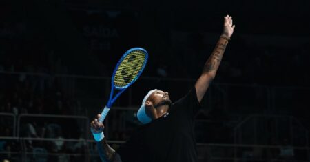 Kyrgios faz 3 a 0 e tira Fonseca das semifinais no UTS do Rio
