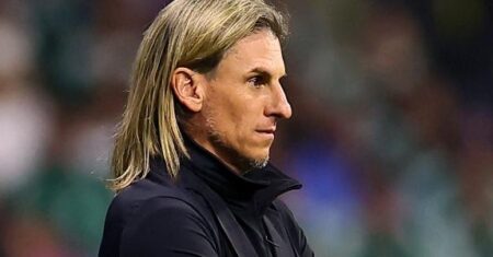 Jornais do Equador especulam saída de Beccacece, que usa tom de despedida
