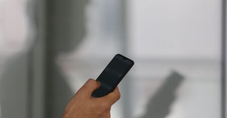 Campanha tenta reduzir danos causados pelas bets