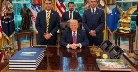 Brasil x EUA: o apelo de Flávio Bolsonaro pela intervenção de Trump – O Assunto #1754