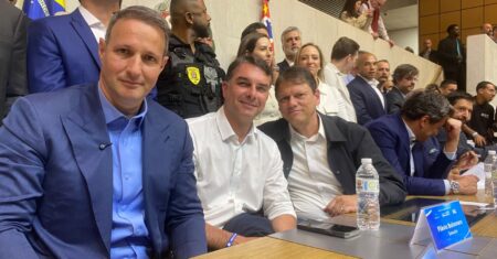 Flávio Bolsonaro diz ter esperança de receber apoio da federação formada por União Brasil e PP