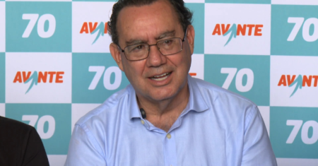Augusto Cury diz que Brasil já é parlamentarista e que precisa de um primeiro-ministro como Tarcísio de Freitas