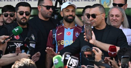 Mohamed Salah assina com o Trabzonspor, da Turquia – 06/08/2026 – Esporte