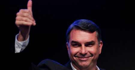 Campanha de Flávio relembra frase de Lula de 2002 – 10/08/2026 – Painel
