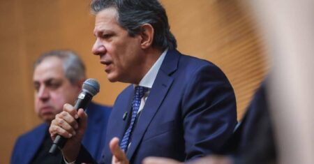 Haddad registra candidatura e declara R$ 861 mil ao TSE – 13/08/2026 – Política