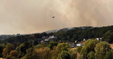 União Europeia envia aeronaves para combater incêndio florestal na Bélgica