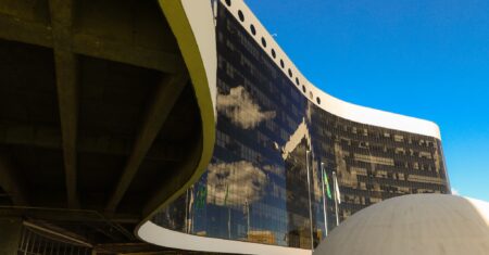 'Desacreditar o sistema de votação é desconvidar o eleitor a comparecer às urnas', diz presidente do TSE