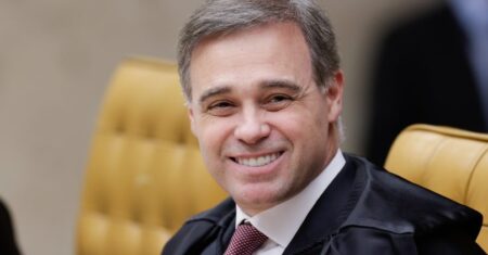 ‘Manobra’ falha miseravelmente e André Mendonça mantém caso de Lulinha no STF