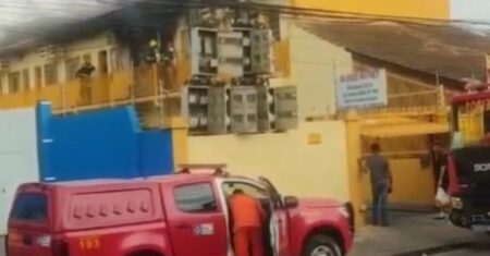Incêndio destrói três quitinetes e espalha fumaça intensa em Cuiabá