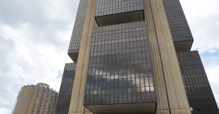 Copom reduz taxa básica de juros de 14,25% para 14% ao ano